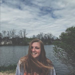 Meet your Posher, Caroline